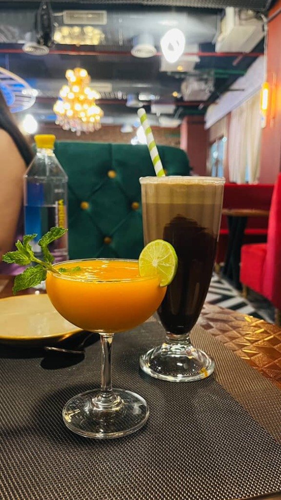 Shahi Mahal – Mango Mocktail & Chocolate Milkshake